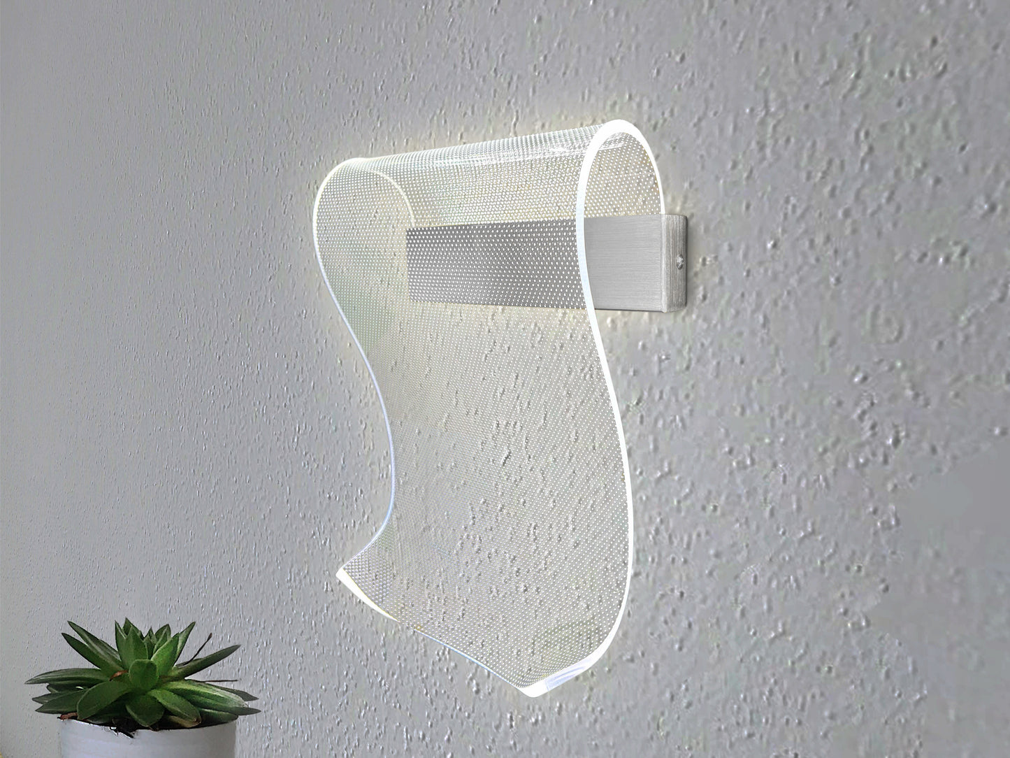 Modern Mesh Curved Wall Sconce – Chrome Finish Decorative LED Light Fixture