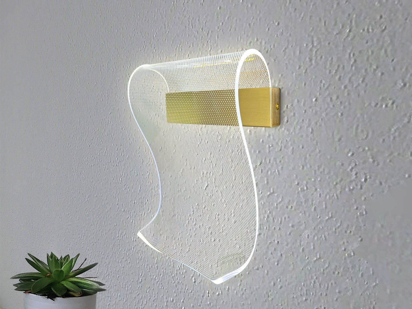 Curve Mesh LED Wall Sconce Gold