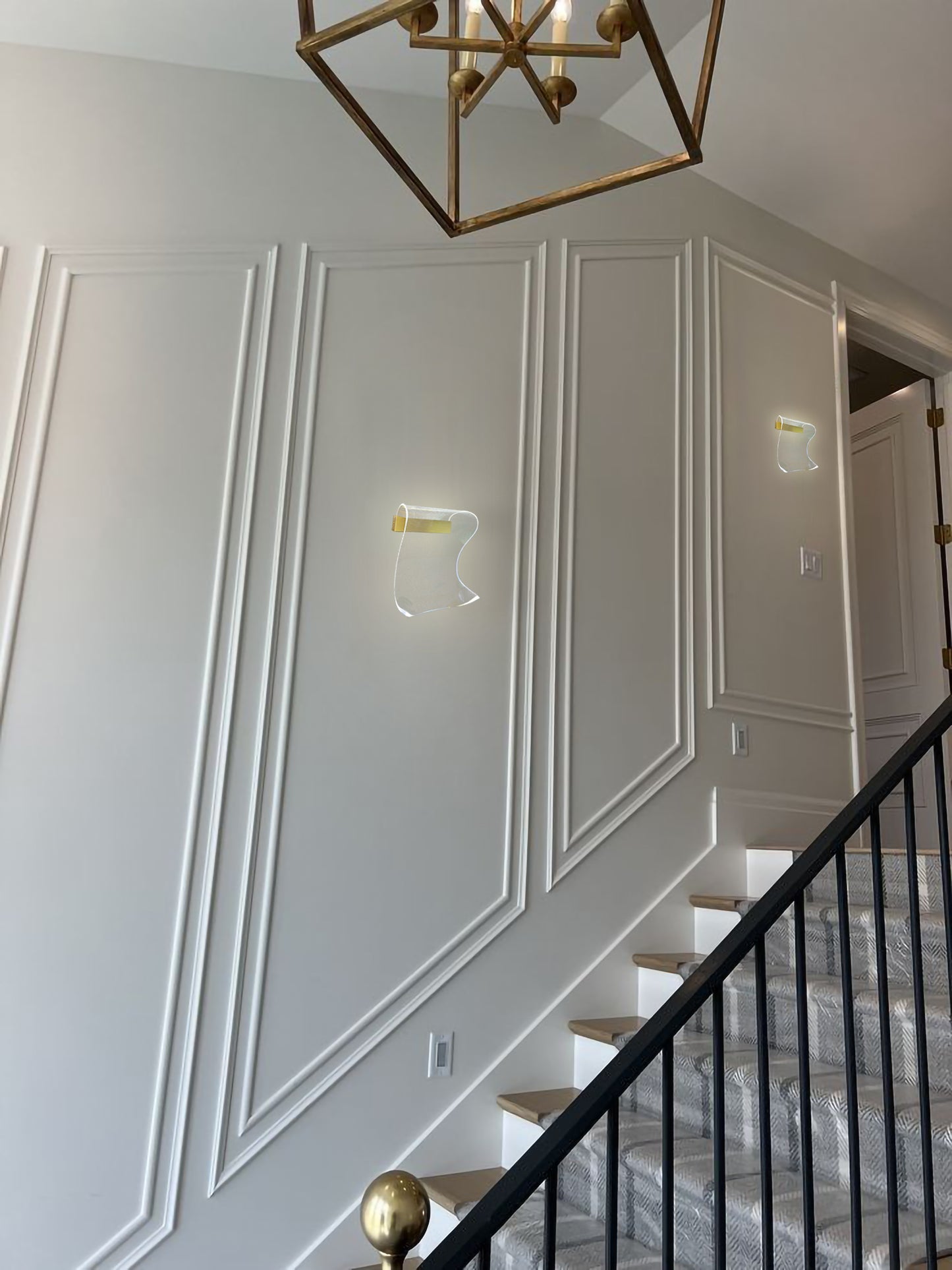 Curve Mesh LED Wall Sconce Gold