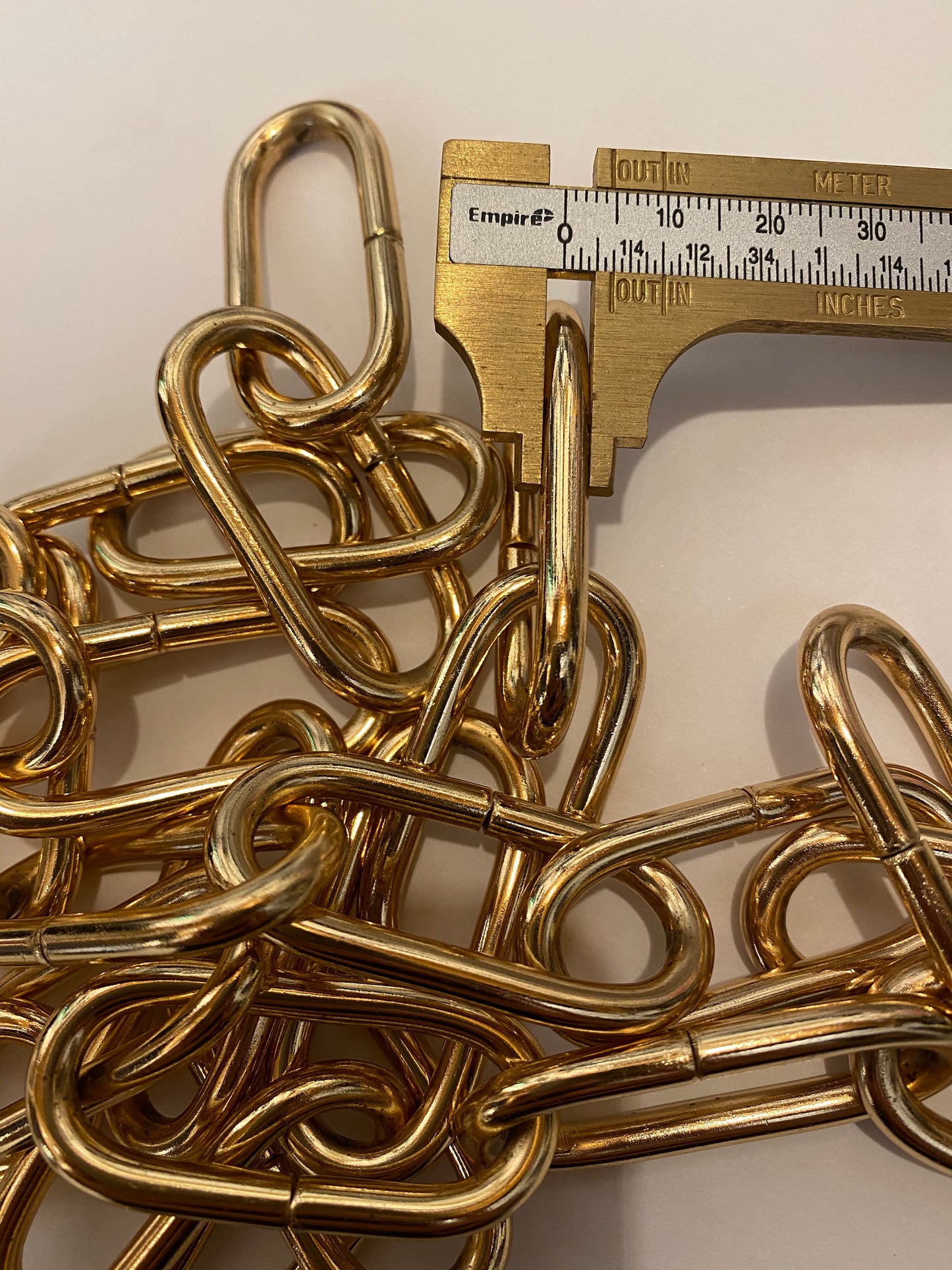 Gold iron chandelier chain 4mm link detail