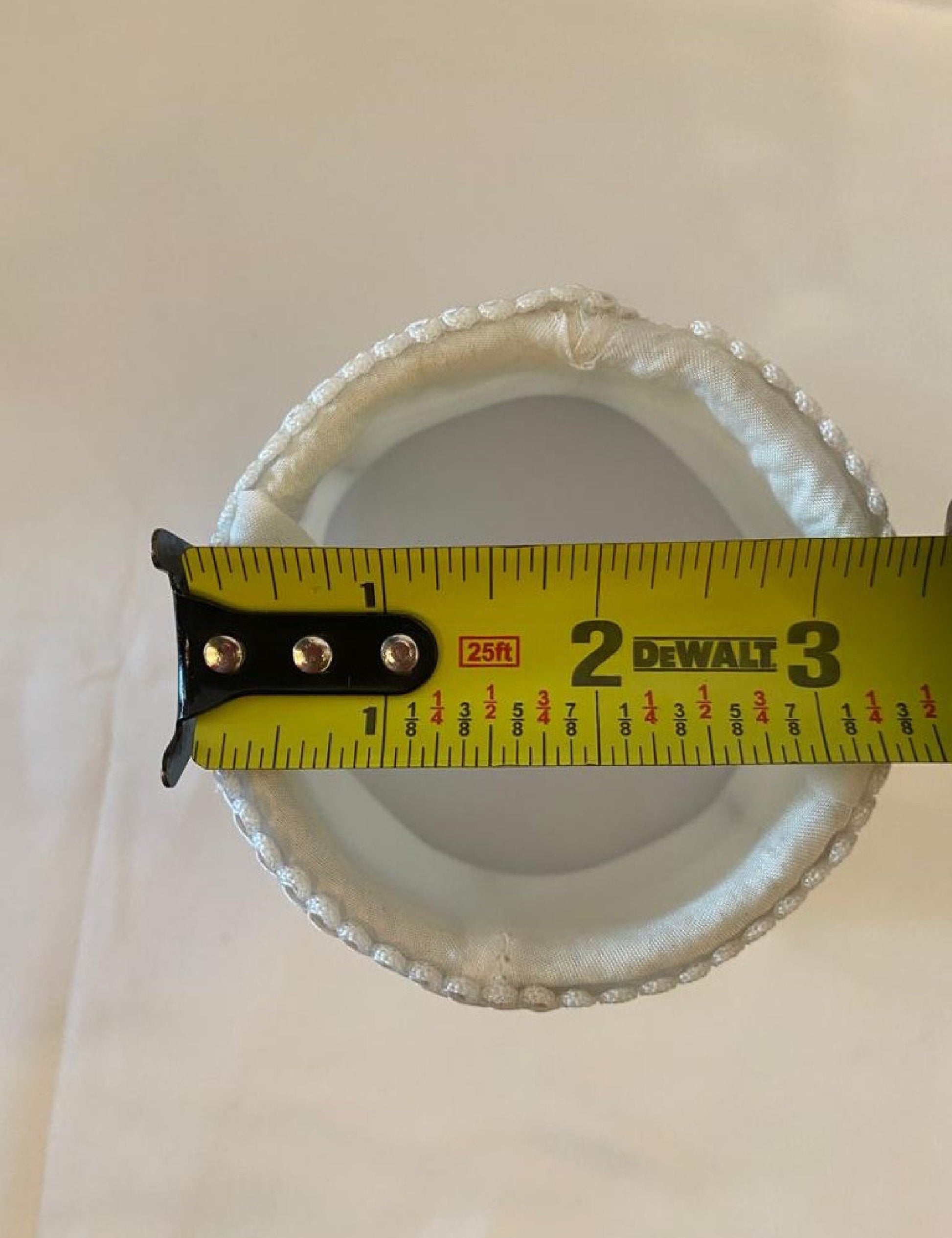 Top diameter measurement of velvet clip-on lamp shade